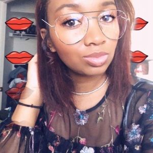 Meet your Posher, Arin